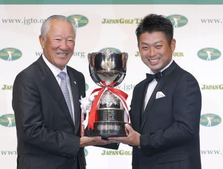 池田勇太が賞金王など７部門受賞 男子ゴルフ表彰式