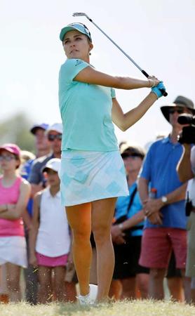 　プレーするトンプソン（共同）