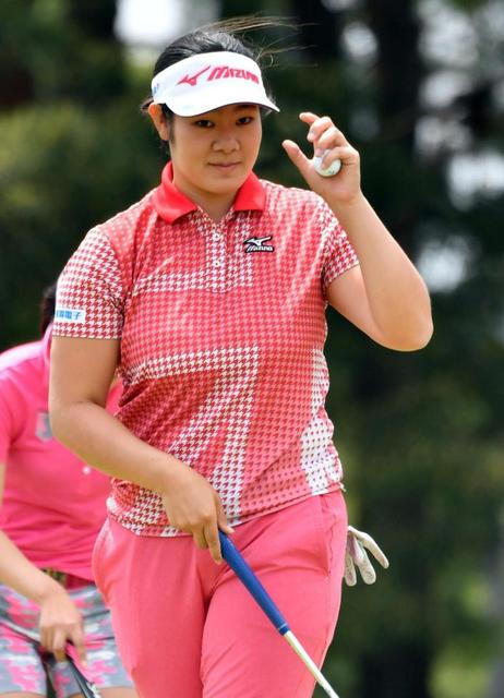 川岸史果 初Ｖへ豪打が復活！ 首位タイ発進「今日は９０点」