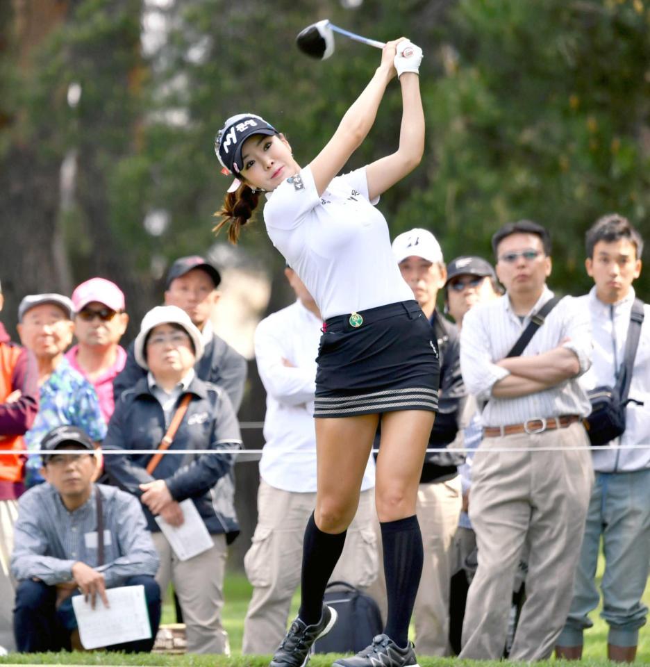 アン シネ 華麗に日本デビュー 膝上３０センチ セクシークイーンに大フィーバー ゴルフ デイリースポーツ Online