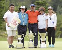 宮里藍、兄・優作の優勝に大喜び「見てて格好よかった」/ゴルフ