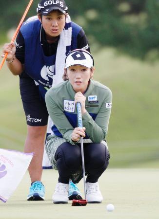 女子ゴルフ３４歳飯島が首位発進 ミヤギテレビ杯ダンロップ第１日