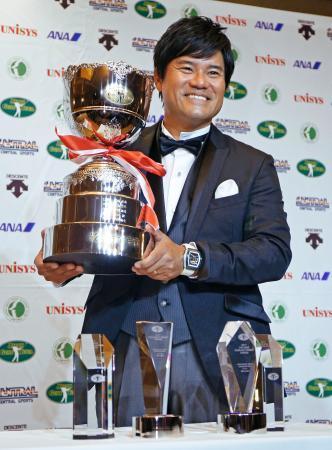 ゴルフ、賞金王の宮里優は５冠 男子ツアー表彰式