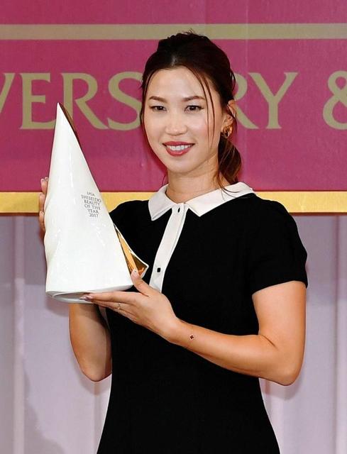 女子プロゴルフ表彰式　ビューティー賞の上田桃子「保湿に気をつかっていた」