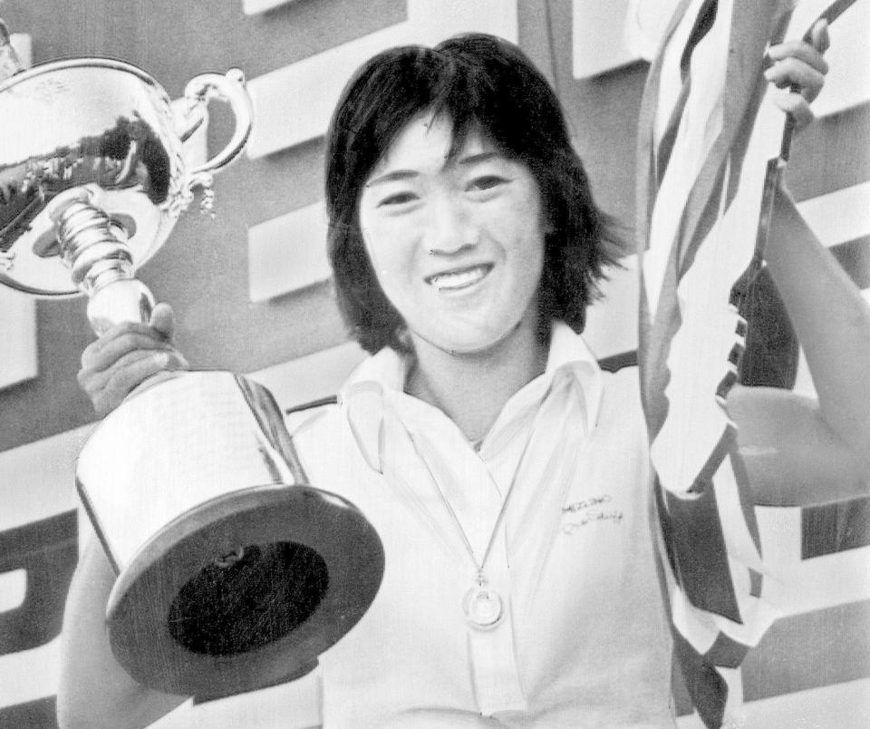 日本女子オープンゴルフ選手権で優勝した吉川なよ子＝１９７９年９月９日