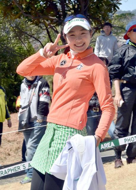 １９歳のゴールデンルーキー 三浦桃香が３位発進 プロ３戦目での初ｖ見えた ゴルフ デイリースポーツ Online