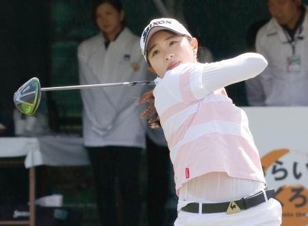 １９歳の三浦桃香ら４人が首位 女子ゴルフ第１日