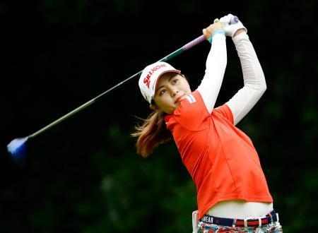 ゴルフ新垣が首位、鈴木ら1打差 ニチレイ・レディース第1日