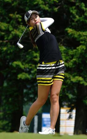 虎カラー？で首位を快走する大里桃子＝大箱根ＣＣ