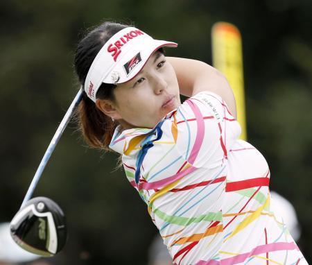 女子ゴルフ、ささきらが首位浮上 マンシング第２日