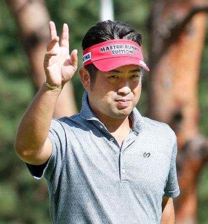 ゴルフ、池田が連日の６６で首位 ダイヤモンド杯第３日