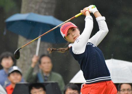 女子ゴルフ、菊地が首位浮上 日本ＯＰ第３日、畑岡４位