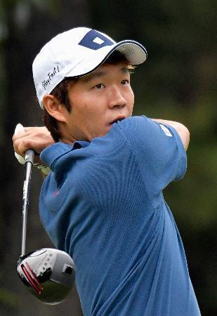 男子ゴルフ、浅地と出水田が２位 ブリヂストンＯＰ第１日、李首位