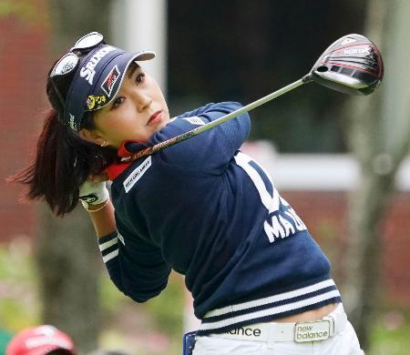 女子ゴルフ、河本と青木が首位 ニッポンハム・レディース第１日