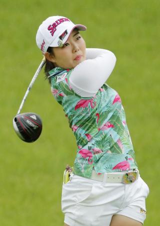 女子ゴルフ、２１歳浅井が首位ＣＡＴレディース第１日