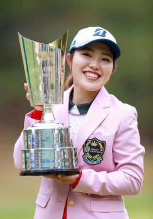 ２０歳の古江彩佳が２週連続Ｖエリエール女子ゴルフ