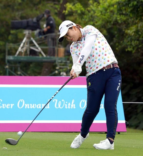 西郷真央が単独首位発進 プロ初有観客で大爆発 デビュー後ベストスコア６４ ゴルフ デイリースポーツ Online