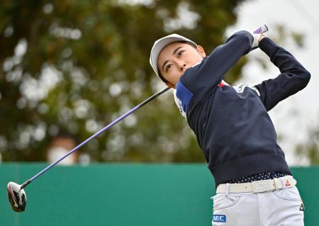 安田祐香、武尾咲希が首位女子ゴルフ第１日
