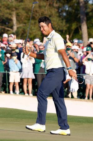 　米男子ゴルフのマスターズ・トーナメントで日本人初優勝を果たした松山英樹＝１１日、米ジョージア州のオーガスタ・ナショナルＧＣ（ロイター＝共同）