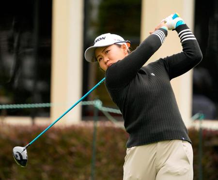 第１ラウンド、１番でティーショットを放つ畑岡奈紗＝オリンピック・クラブ（共同）