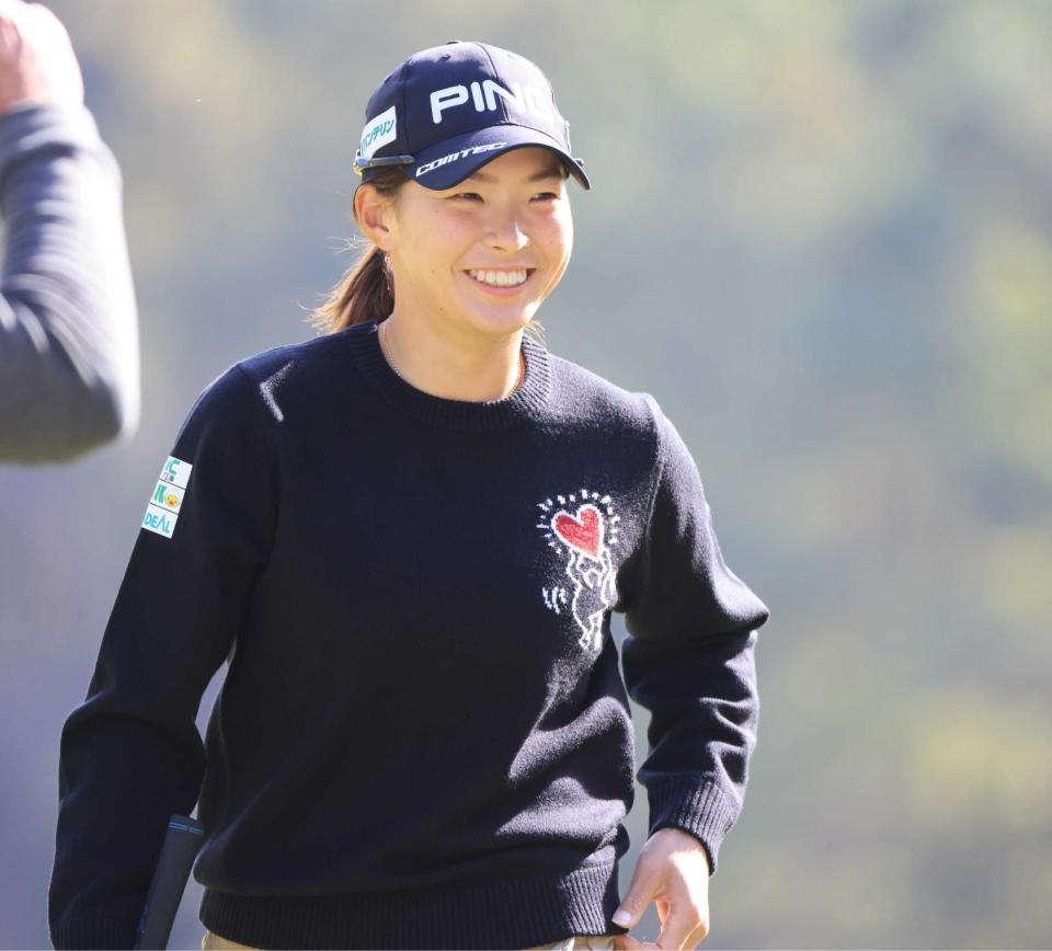 　プロアマ戦で笑顔を見せる渋野日向子