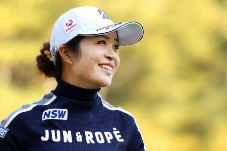 三ケ島かなと柏原明日架が首位エリエール女子ゴルフ第２日