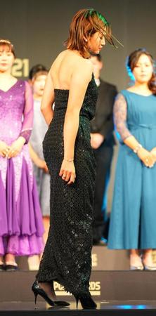 　黒のドレスでアワードに出席した原英莉花（代表撮影）