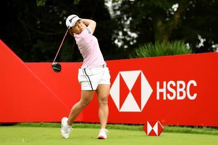 　ＨＳＢＣ女子世界選手権最終ラウンド、畑岡奈紗の５番ティーショット＝６日、シンガポール（ゲッティ＝共同）