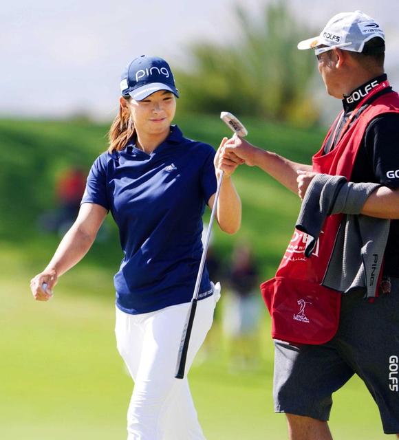 渋野日向子“直ドラ”大成功　してやったり！通算３アンダー１１位浮上