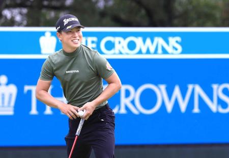 　プロアマ戦で明るい表情を見せる桂川有人