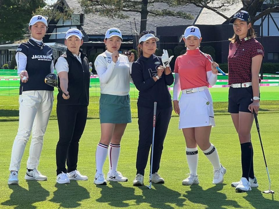 ＪＬＰＧＡブライトナーに選ばれた（左から）大里桃子、申ジエ、勝みなみ、青木瀬令奈、吉田優利、原英莉花＝茨城ＧＣ