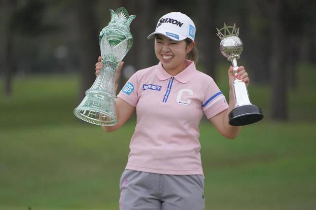 女子ゴルフ　２０歳の山下美夢有がメジャー初制覇　大会初の完全優勝