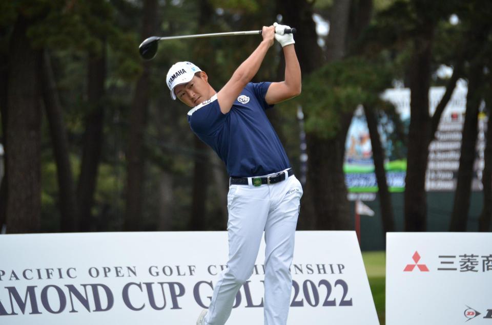 　ティーショットを放つ今平周吾