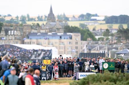 全英オープンゴルフ開幕松山、金谷がスタート