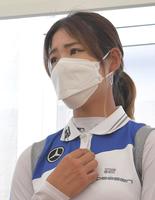 　一連の騒動に関して囲み取材に応じる大西葵（撮影・高部洋祐）