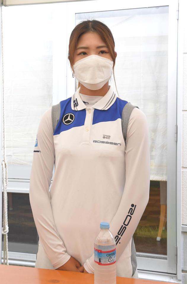 　一連の騒動に関して囲み取材に応じる大西葵（撮影・高部洋祐）