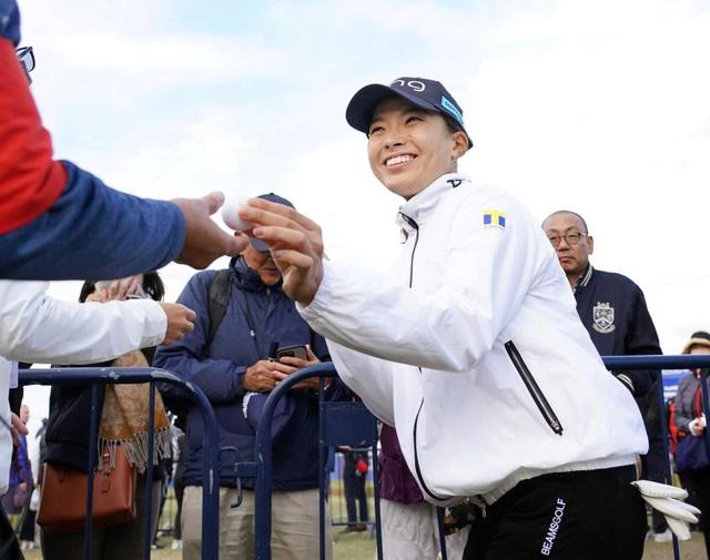 渋野日向子が２位浮上　日本人初メジャー２勝目へ３年前と同じブハイと最終組直接対決