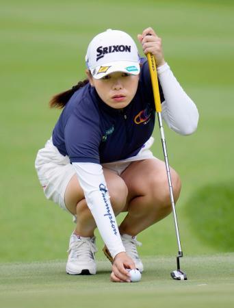 前週初Ｖの岩井千が首位女子ゴルフ第２日