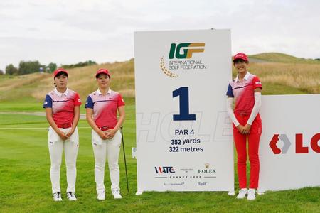 　世界チームアマに出場する馬場咲希、橋本美月、上田澪空（右から）＝仏ルゴルフナショナル（ＪＧＡ提供）