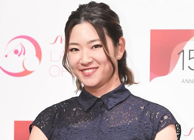 原英莉花　前夜祭にアルマーニのロングドレスで登場「エリカ様お綺麗」「姫さま」と反響