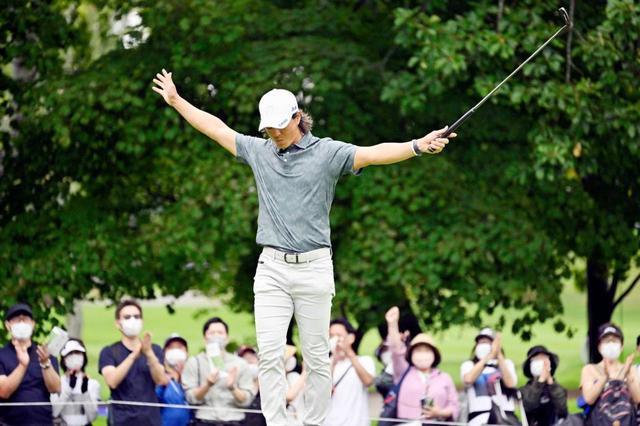 石川遼が５位浮上　３１歳祝う２イーグル　６打差大逆転再現へ意欲「あと１８ホールある」