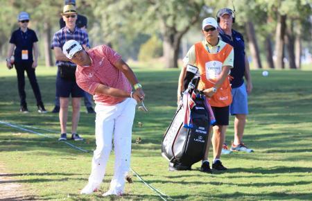 松山、７０で暫定５３位ヒューストンＯＰゴルフ第１日