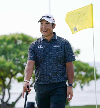 　プロアマ戦で笑顔を見せる松山英樹（共同）