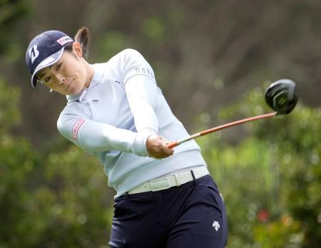 渡辺彩香が６アンダーで首位　女子ゴルフ開幕戦第１日