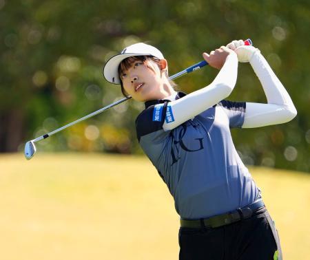 　練習日に調整するアマチュアの馬場咲希＝鹿児島高牧ＣＣ