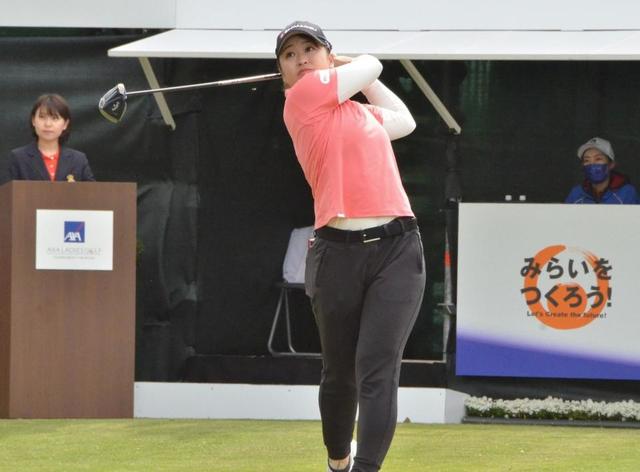 昨季年間ランク2位の西郷真央が3アンダーで12位発進 4戦12ラウンドぶりの60台
