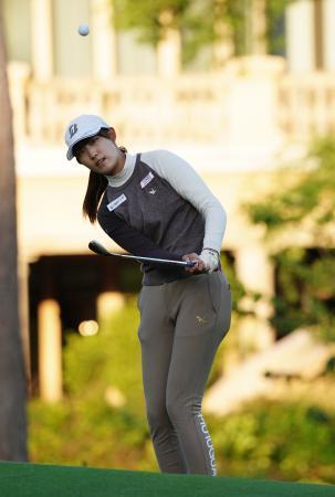 西郷と畑岡、６打差の２５位　シェブロン女子ゴルフ第２Ｒ