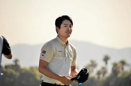 自己ベストの63をマークし、爽やかな表情を見せる安森