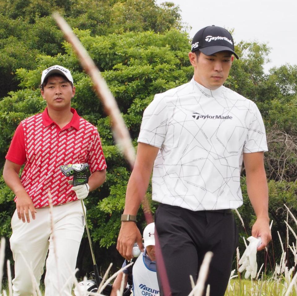 　長いヒースのコースでスコアを競った鈴木（左）と中島