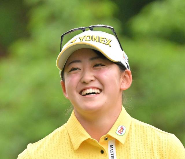 岩井千怜が２１アンダーで首位ターン　申ジエが４つ伸ばし３打差に迫る　宮里藍サントリー・レディース